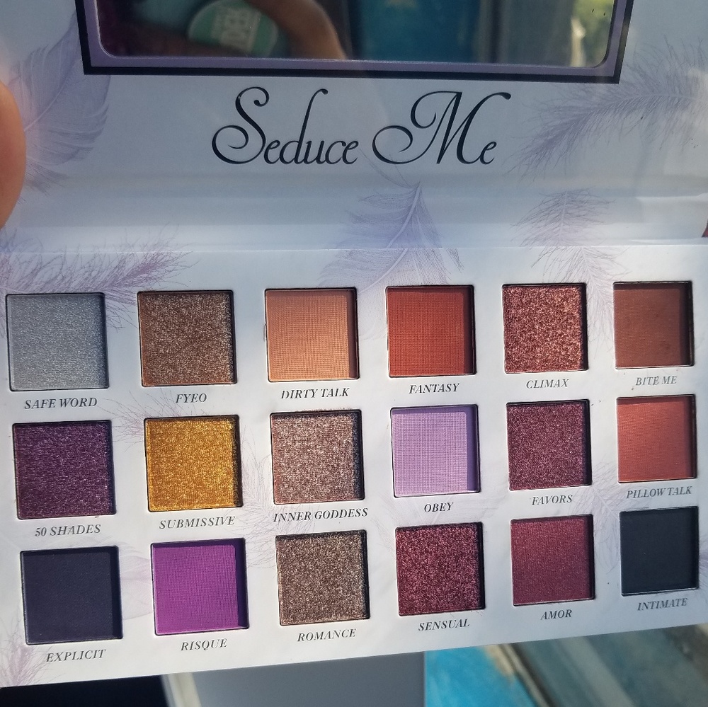 BN Seduce Me eyeshadow palette by Beauty Creations